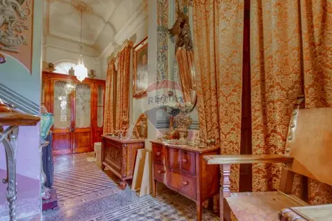 6 bedroom Palazzo for sale in Qormi