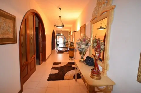 4 Bedroom Villa For Sale in Pembroke