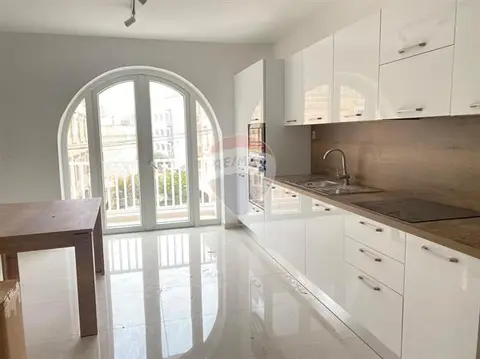 2 bedroom Apartment to rent in Ta' Xbiex