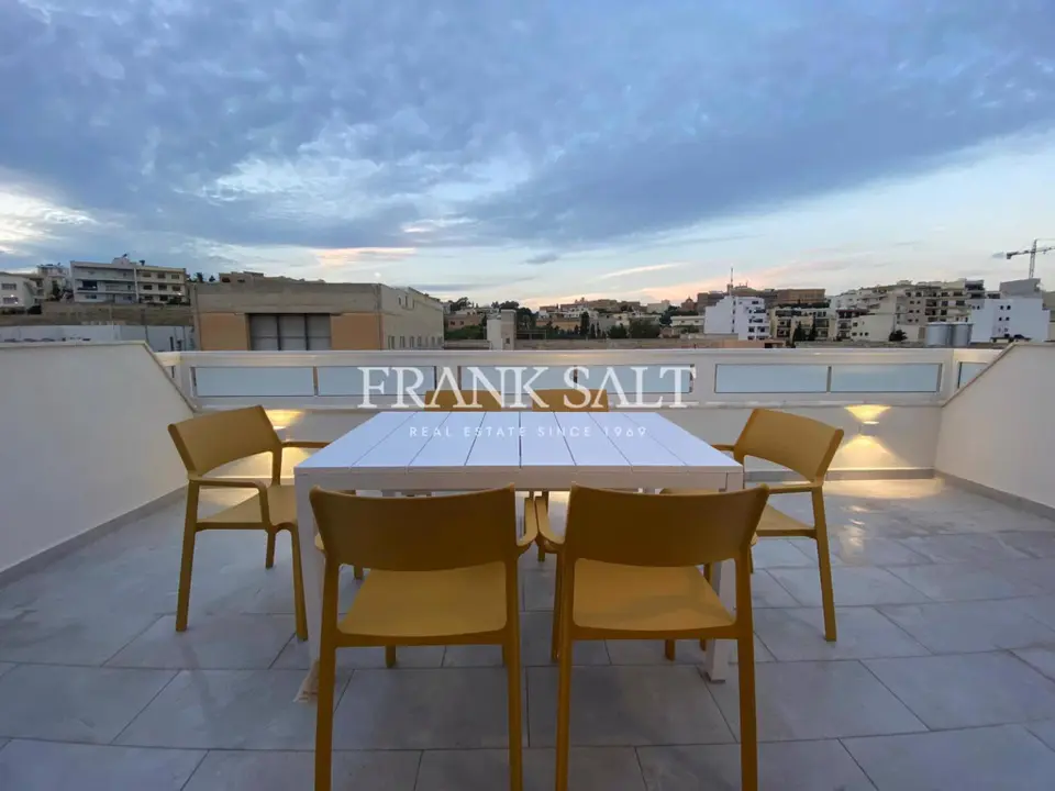 Gzira, Furnished Penthouse