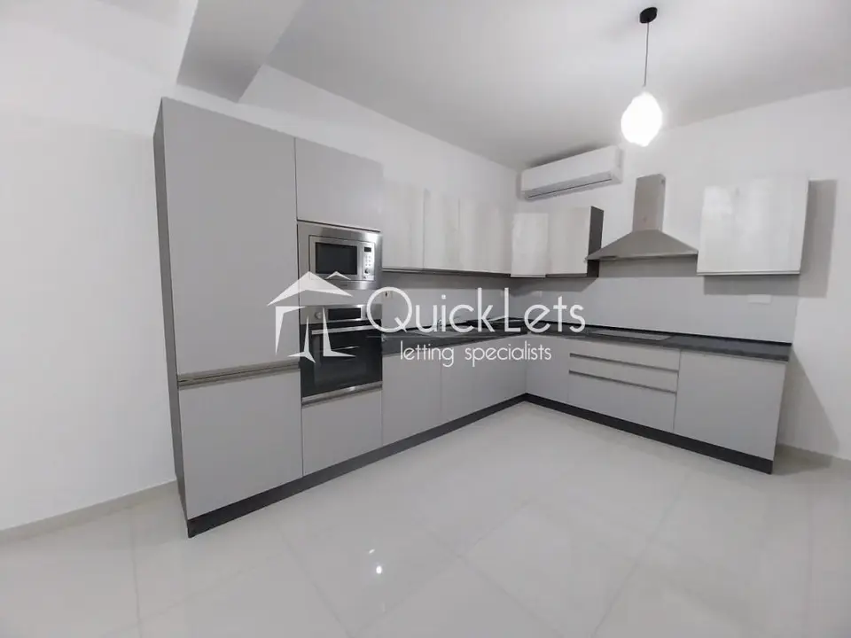 4 bedroom Maisonette to rent in Naxxar