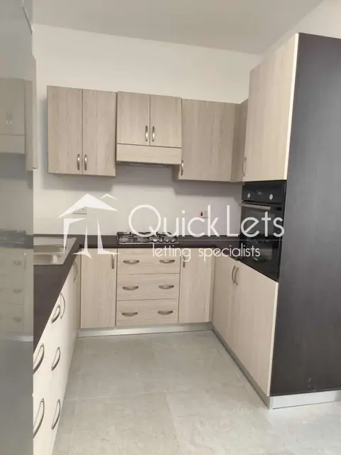 Duplex 2 chambres à louer à Marsaskala