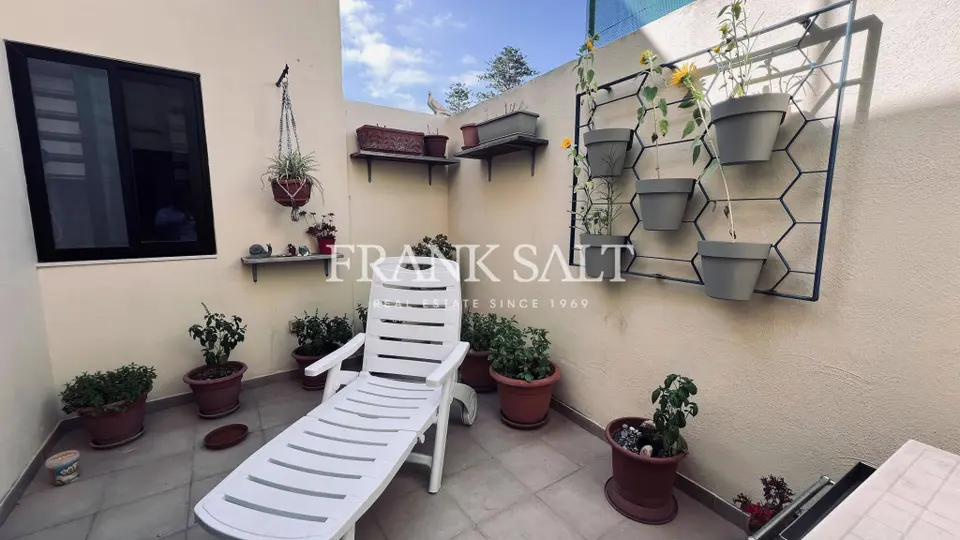 Naxxar, Partly Furnished Townhouse