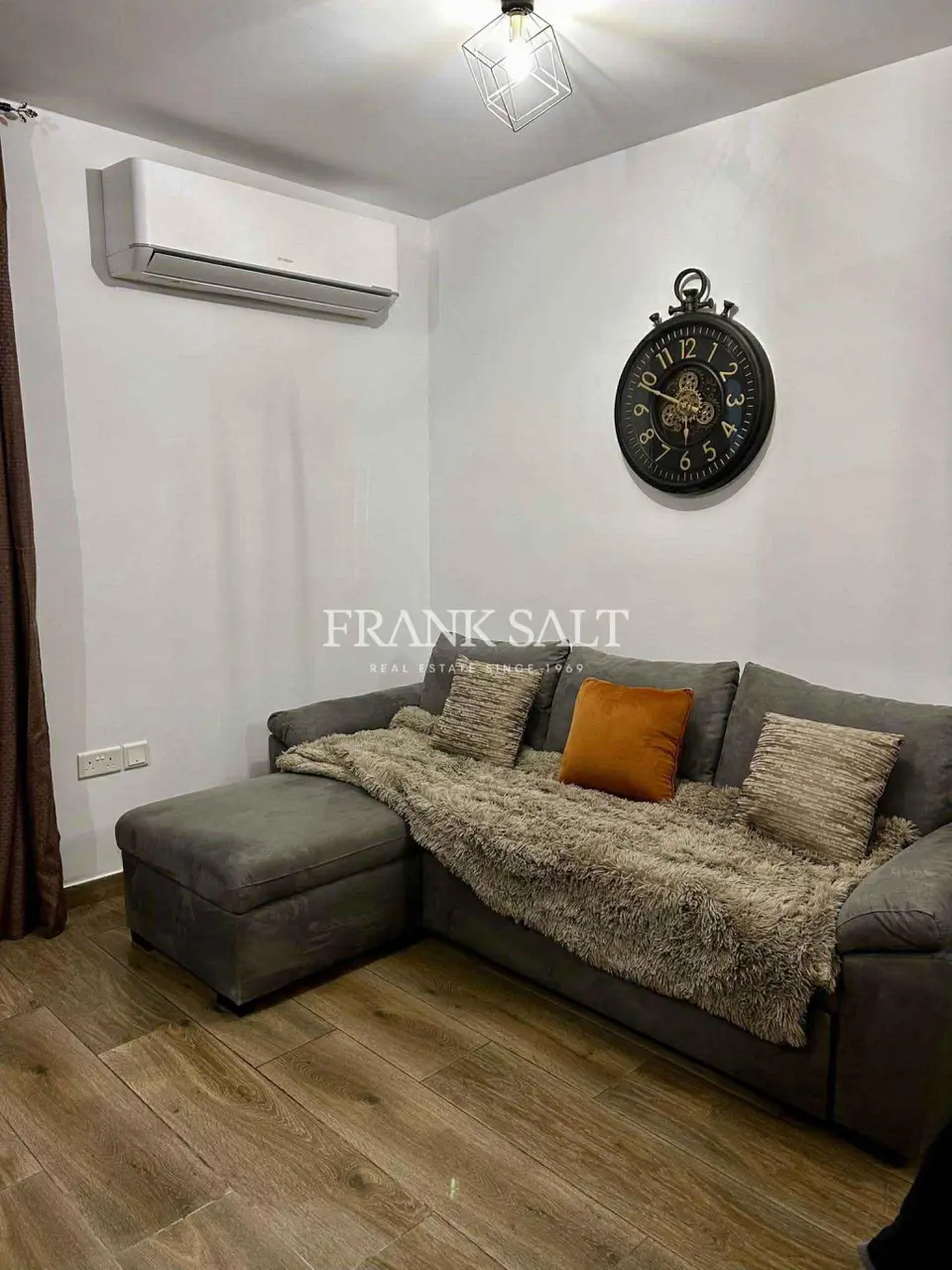Gzira Furnished Apartment
