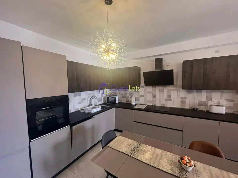 3 bedroom Apartment to rent in Pembroke