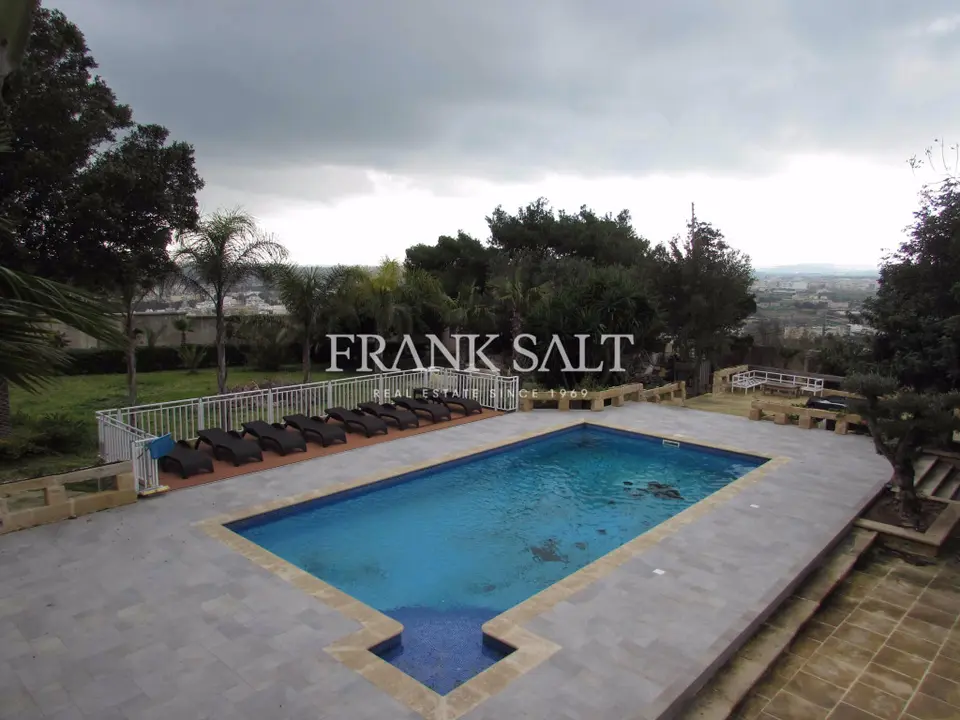 Naxxar, Furnished House of Character