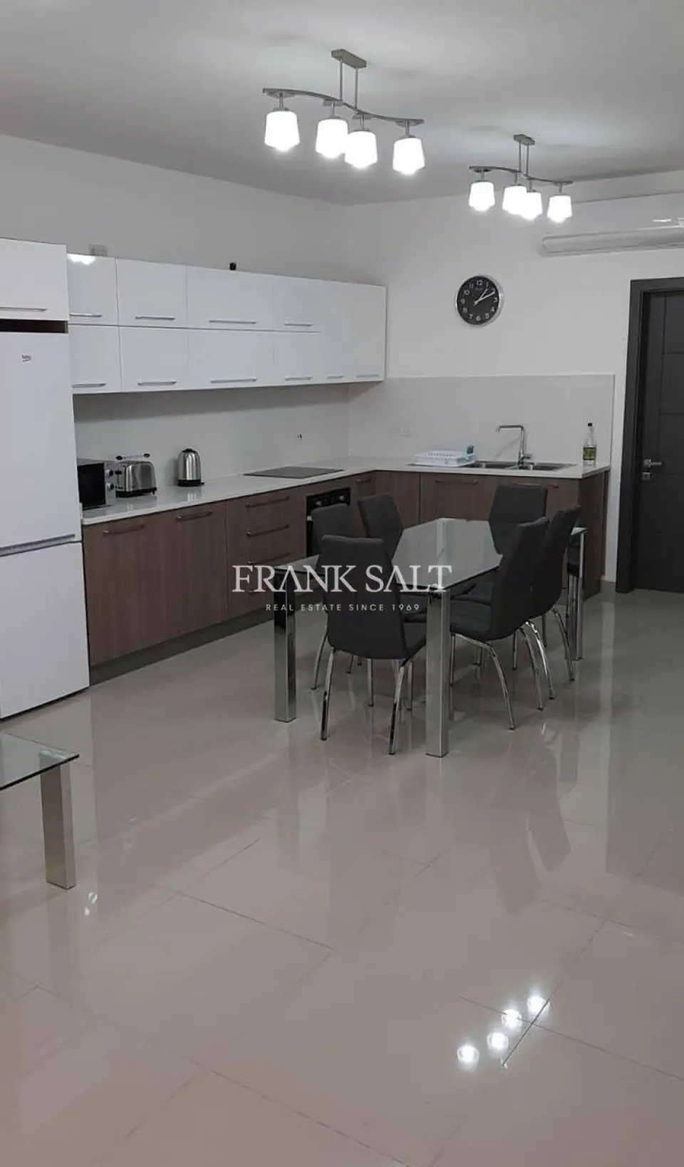Bahar ic-Caghaq, Furnished Maisonette