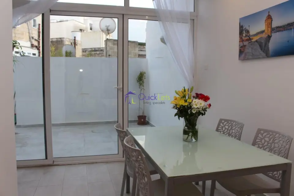 Duplex 2 chambres à louer à Gzira