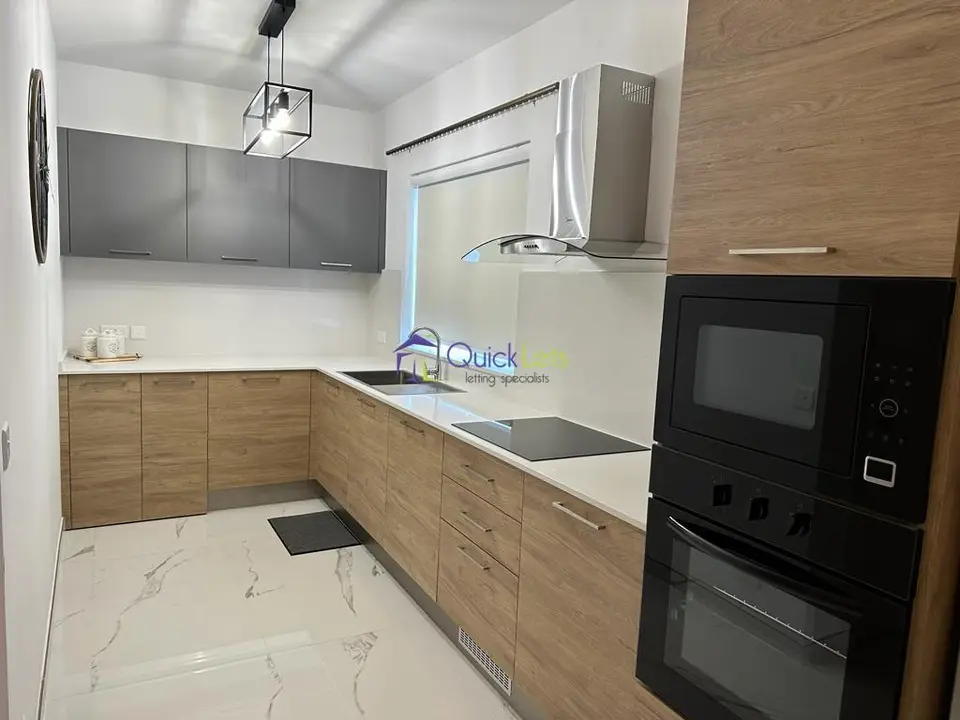 2 bedroom Penthouse to rent in Birkirkara