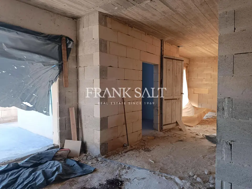 Qormi, Finished Penthouse