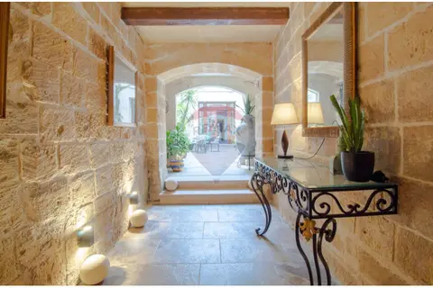 3 Bedroom House of Character For Sale in Tarxien
