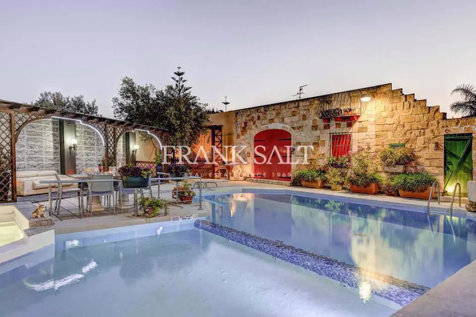 Tal-Ibrag, Furnished Villa