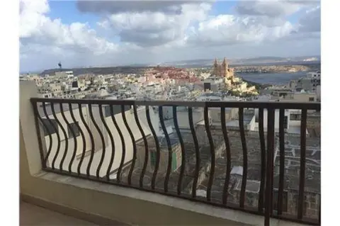 2 bedroom Penthouse to rent in Mellieha