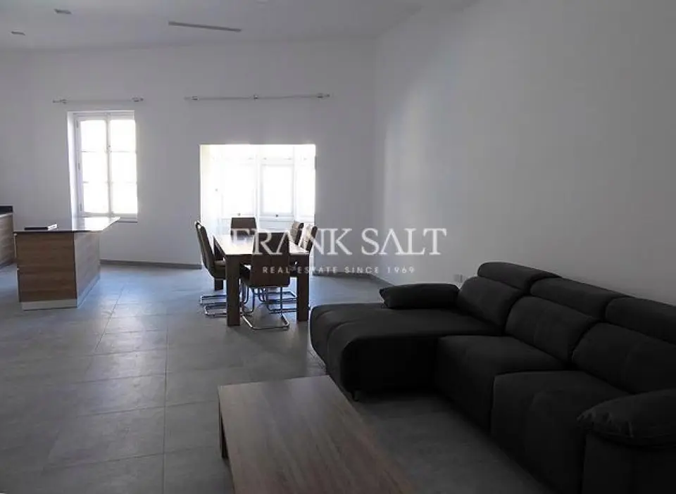 Mosta, Furnished Town House