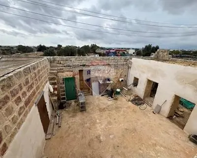 3 bedroom Farmhouse for sale in Madliena