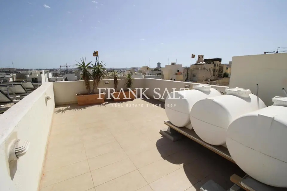 Sliema, Furnished Penthouse
