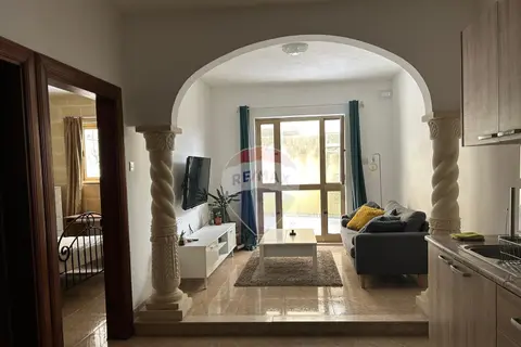 2 Bedroom Apartment For Sale in Bugibba