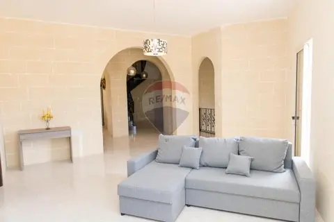 3 bedroom Maisonette Duplex to rent in Gozo - Xewkija