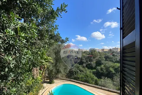 4 Bedroom Farm House For Sale in Mosta