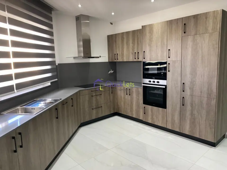 3 bedroom Apartment to rent in Marsaxlokk