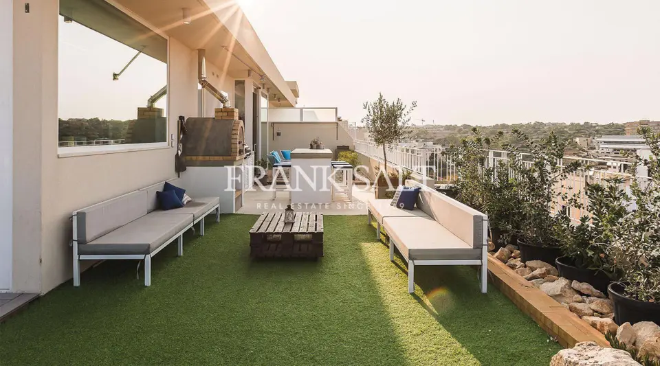 San Gwann, Furnished Penthouse