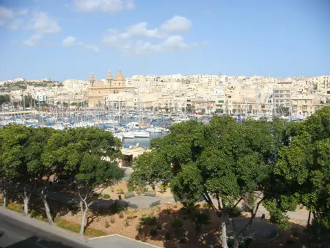 3 bedroom Apartment to rent in Pieta