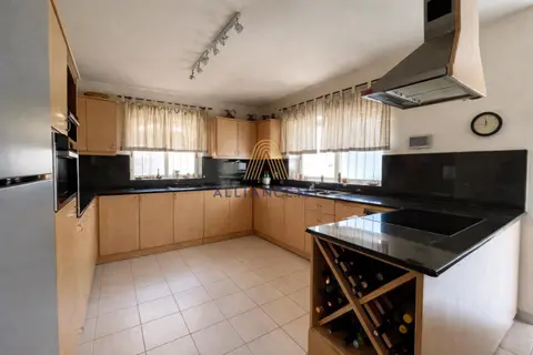 4 Bedroom Semi-Detached Villa For Sale in Swieqi
