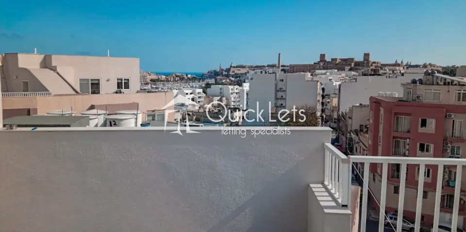 2 bedroom Penthouse to rent in Msida