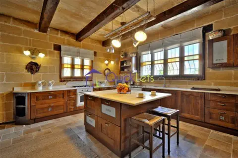 3 bedroom Farmhouse to rent in Bahar ic-Caghaq