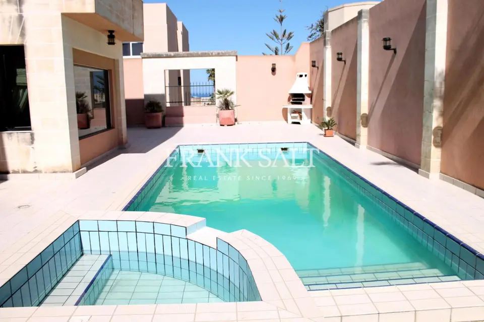 Madliena, Semi-detached Villa