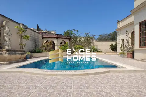5 Bedroom Bungalow For Sale in Iklin
