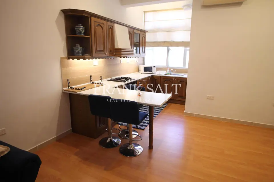 Gzira, Furnished Maisonette