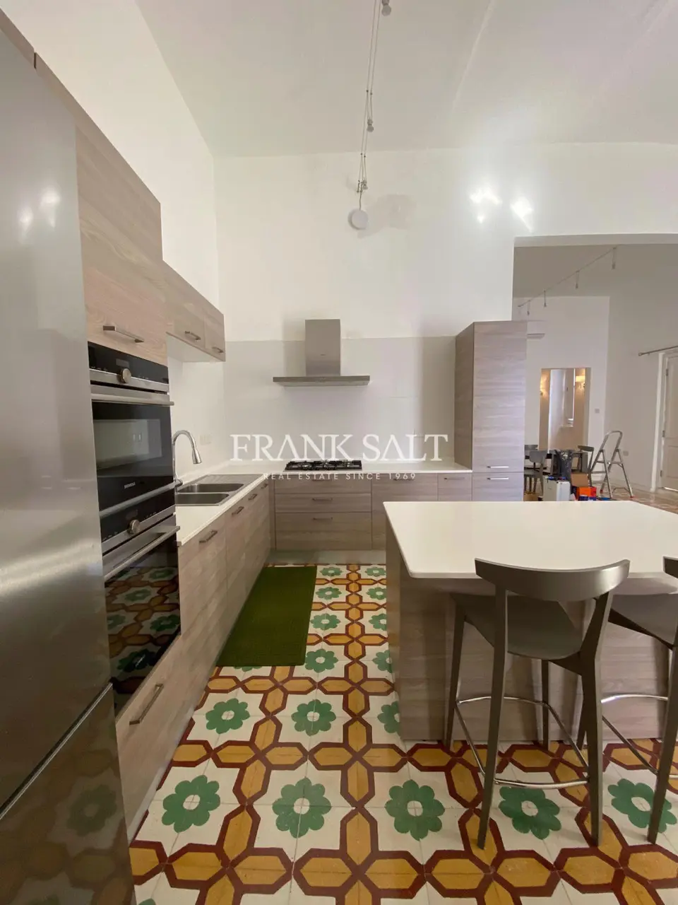 Paola, Townhouse