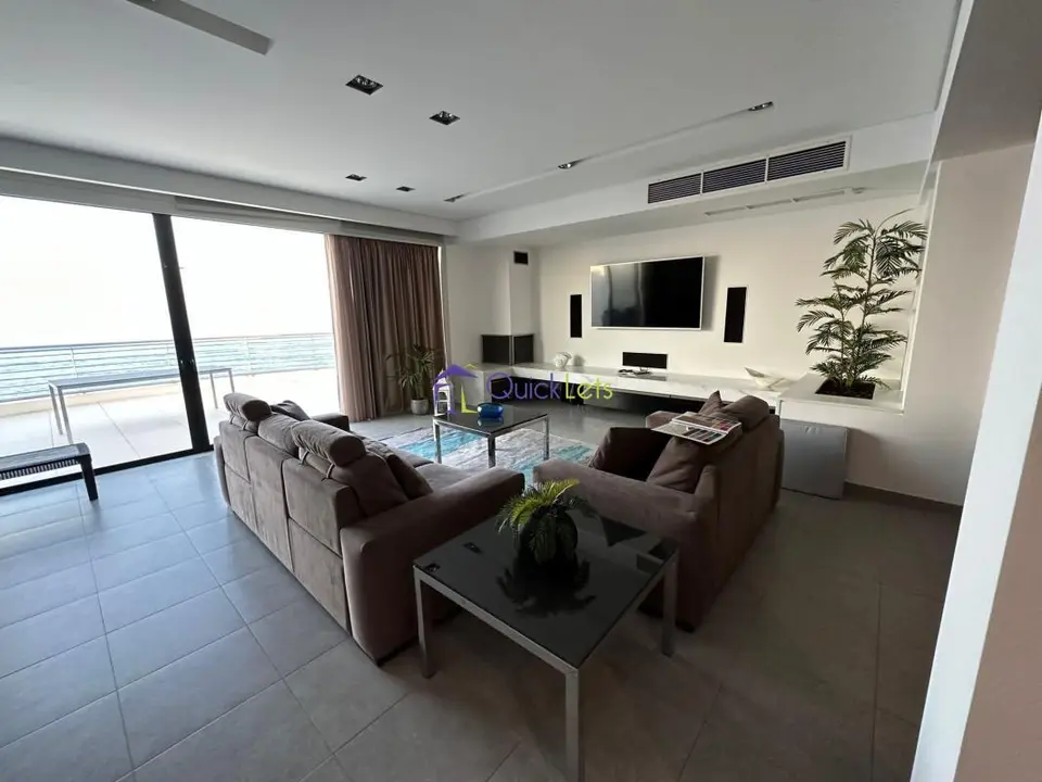 2 bedroom Penthouse to rent in Sliema