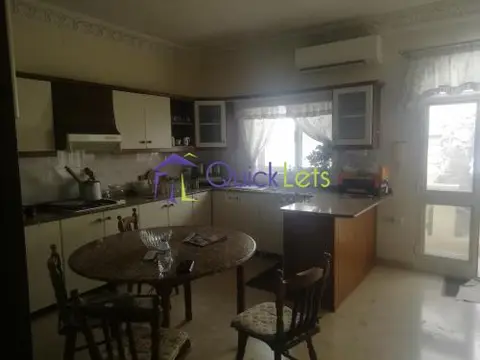 4 bedroom Terraced House to rent in Rabat