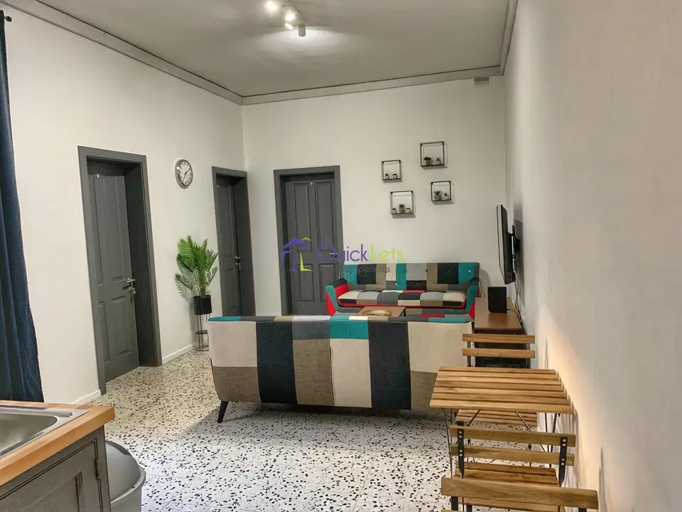 5 bedroom Maisonette to rent in Pieta