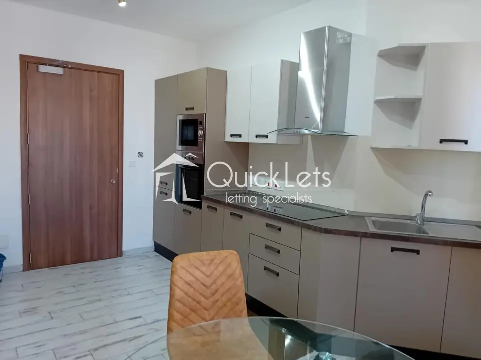 2 bedroom Apartment to rent in Gzira