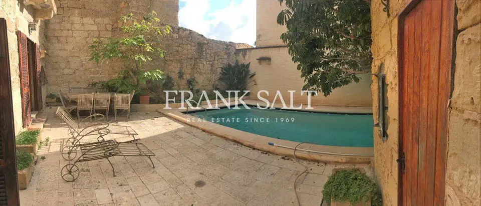 Naxxar, Furnished House of Character