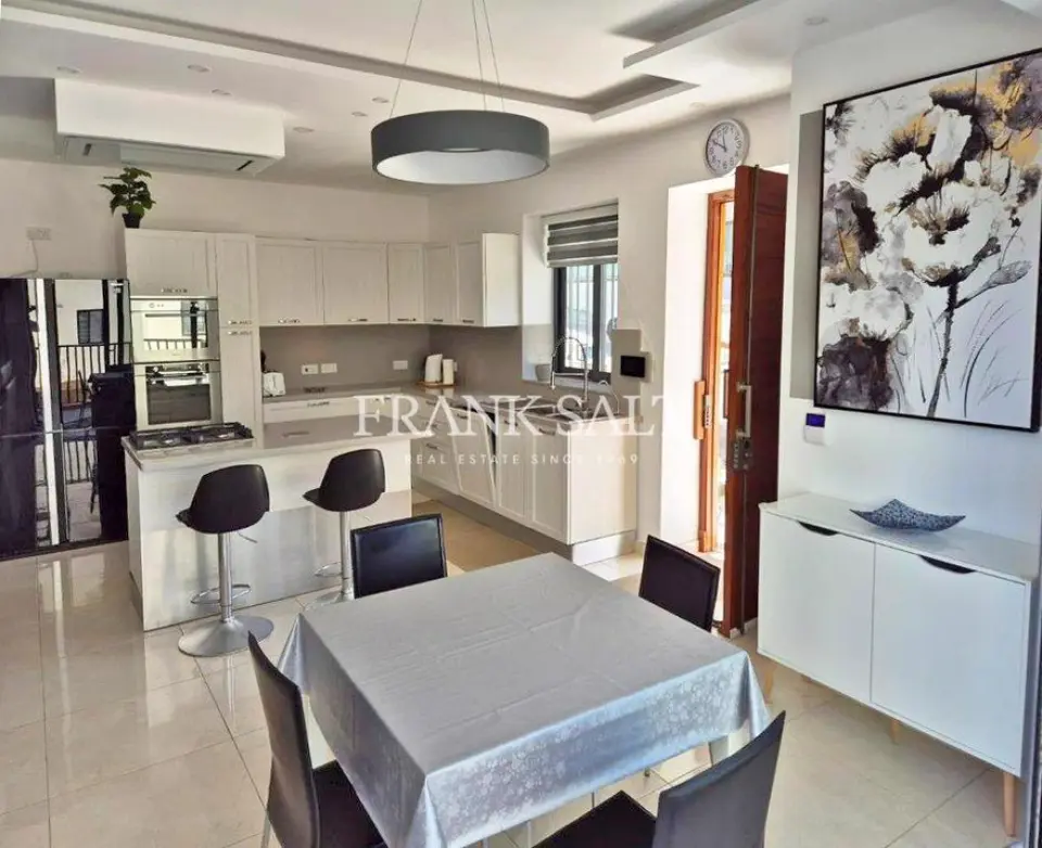 Mellieha, Furnished Maisonette