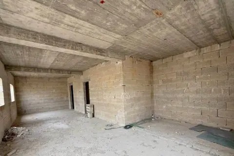 3 Bedroom Apartment For Sale in Hamrun