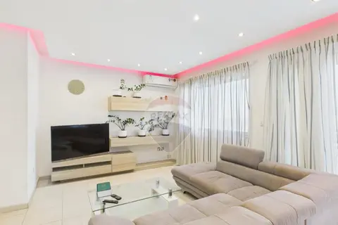 3 Bedroom Apartment For Sale in Xghajra