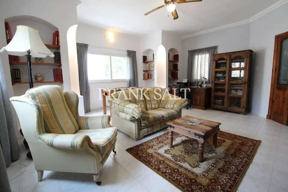 Naxxar, Furnished Semi-detached Villa