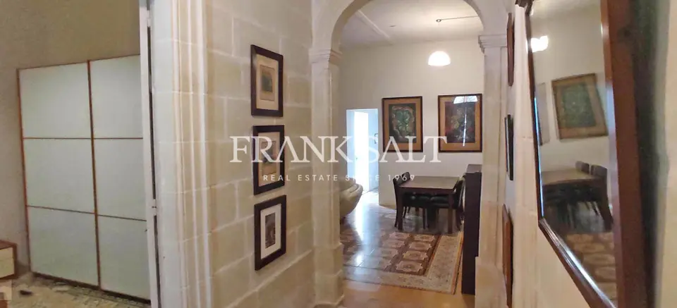 Gzira, Furnished Maisonette