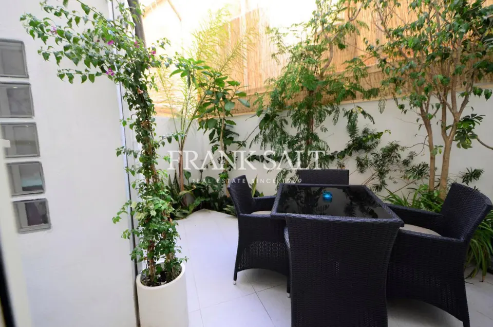 Gzira, Furnished Maisonette