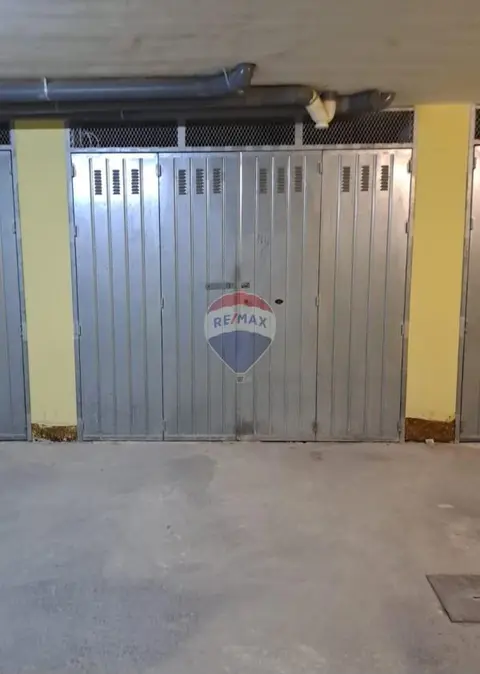 Garage (Residential) for sale in Bugibba