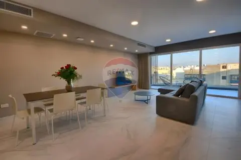 2 bedroom Penthouse to rent in Mosta