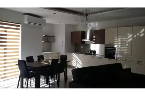 2 bedroom Apartment to rent in Fgura