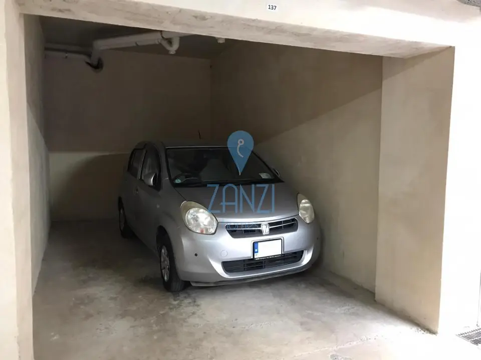 Garage/Parking Space for sale in Zebbug