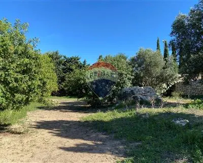 Farmhouse for sale in Mosta