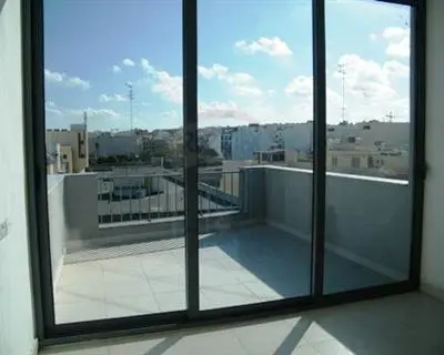 3 bedroom Penthouse to rent in Gzira